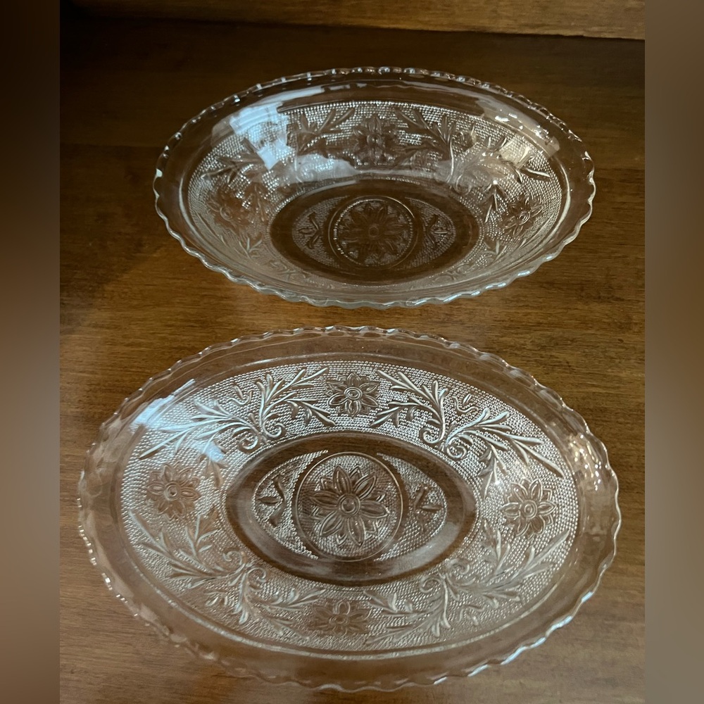 Two Vintage Anchor Hocking Depression Oval serving bowls, Sandwich pattern